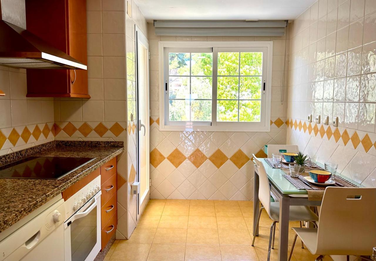 Moderno Apartamento Con Preciosas Vistas Al Mar En Urbanizacion Con Piscina - Rio Real 11 2G Marbella Exterior foto